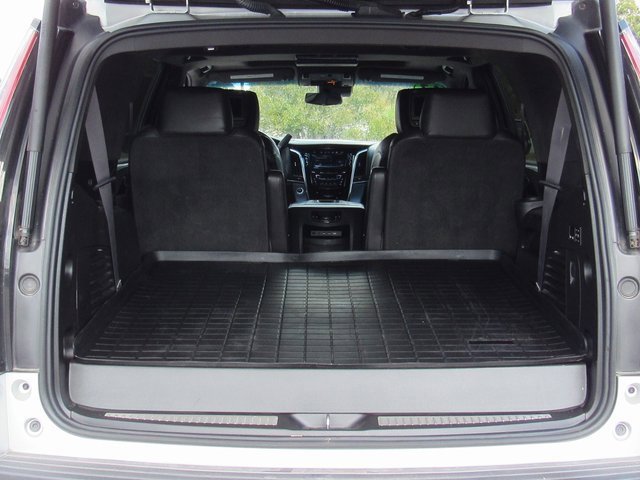 Used 2017 Cadillac Escalade Platinum image 5