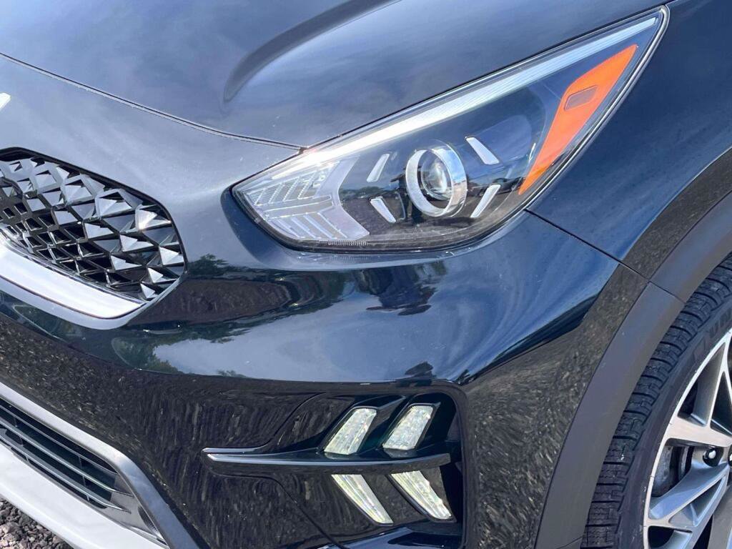 Used 2022 Kia Niro Touring Special Edition FWD image 13
