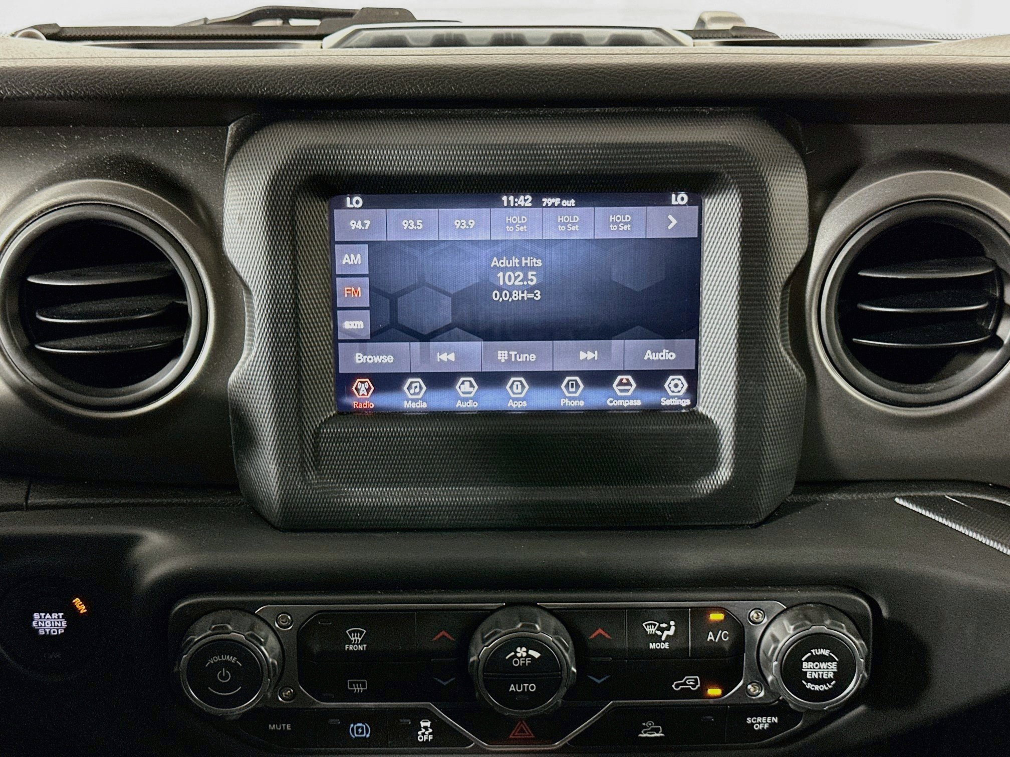Used 2023 Jeep Wrangler Unlimited AWD/4WD image 19