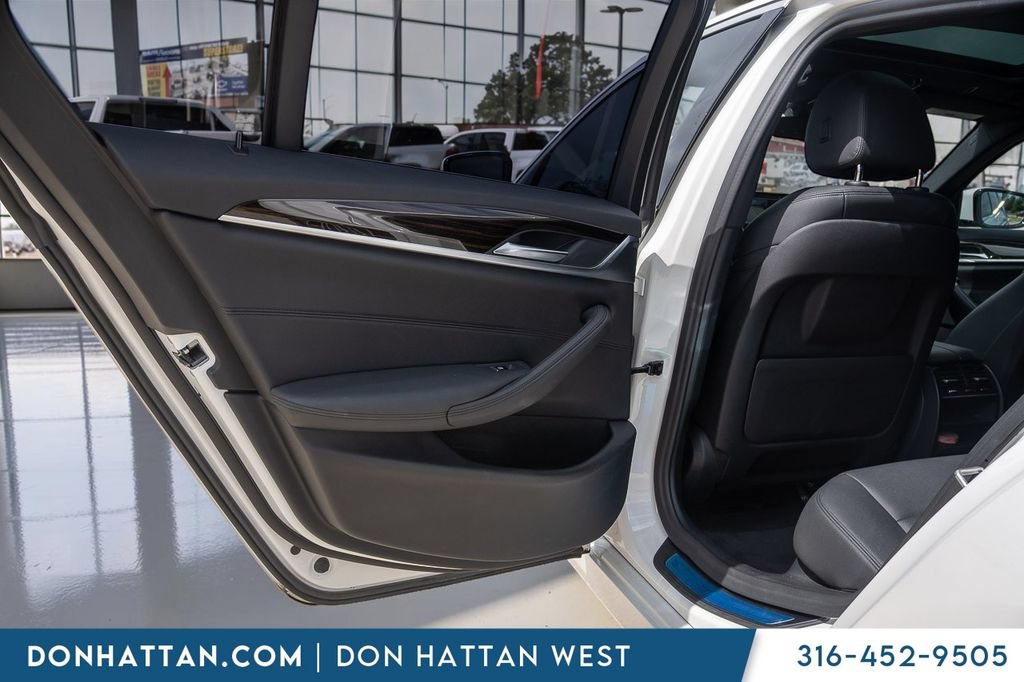 Used 2020 BMW 530i w/ Convenience Package RWD image 25