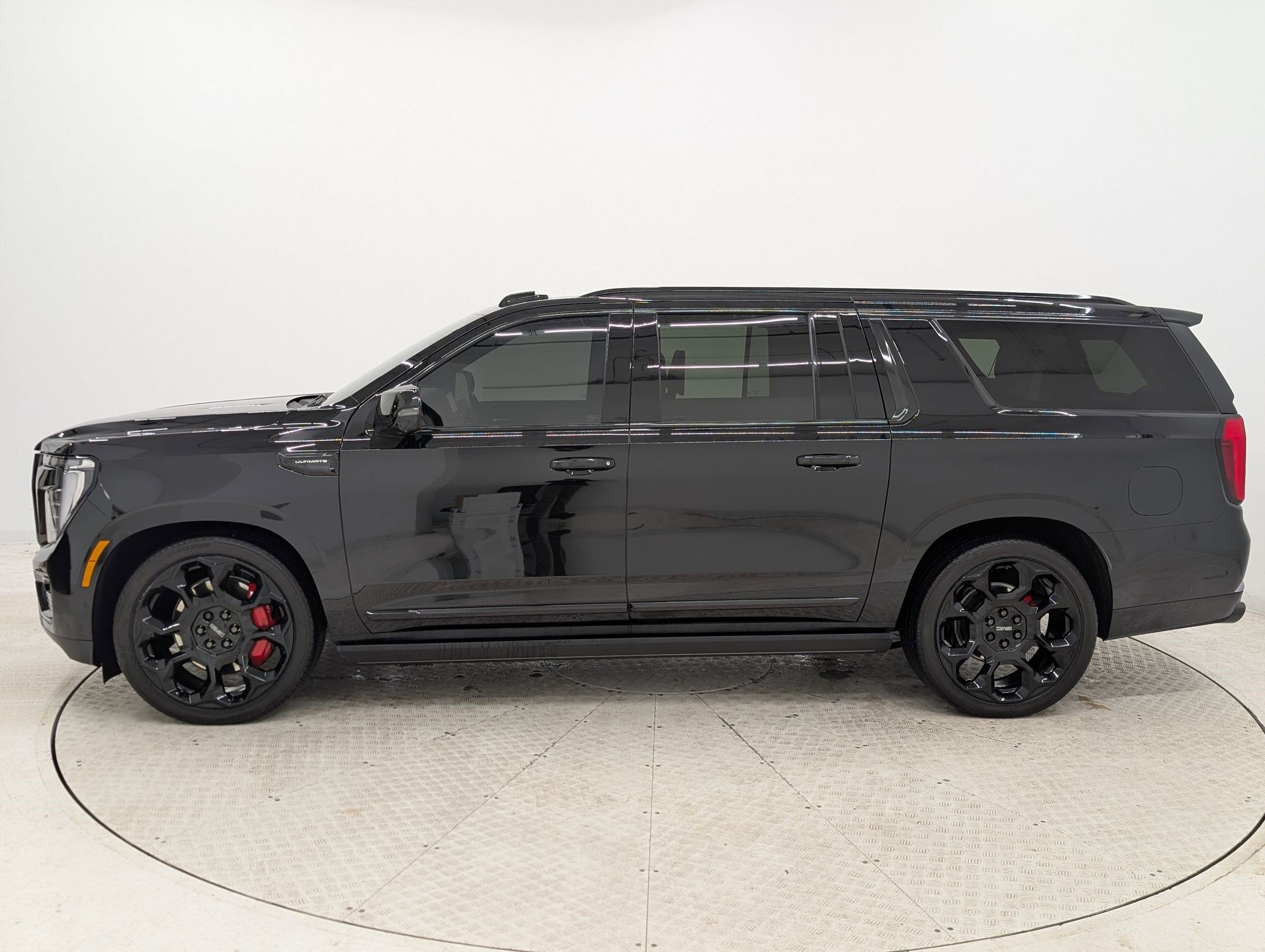 Used 2025 GMC Yukon XL Denali Ultimate image 2