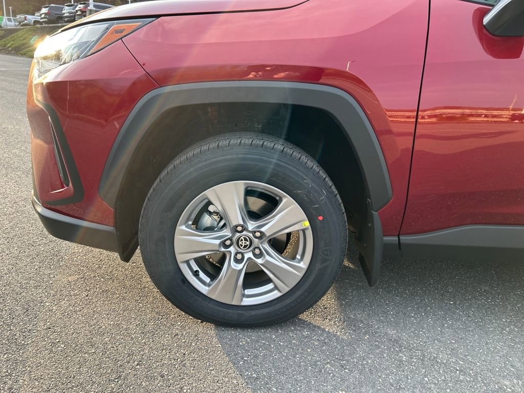 New 2025 Toyota RAV4 XLE image 28