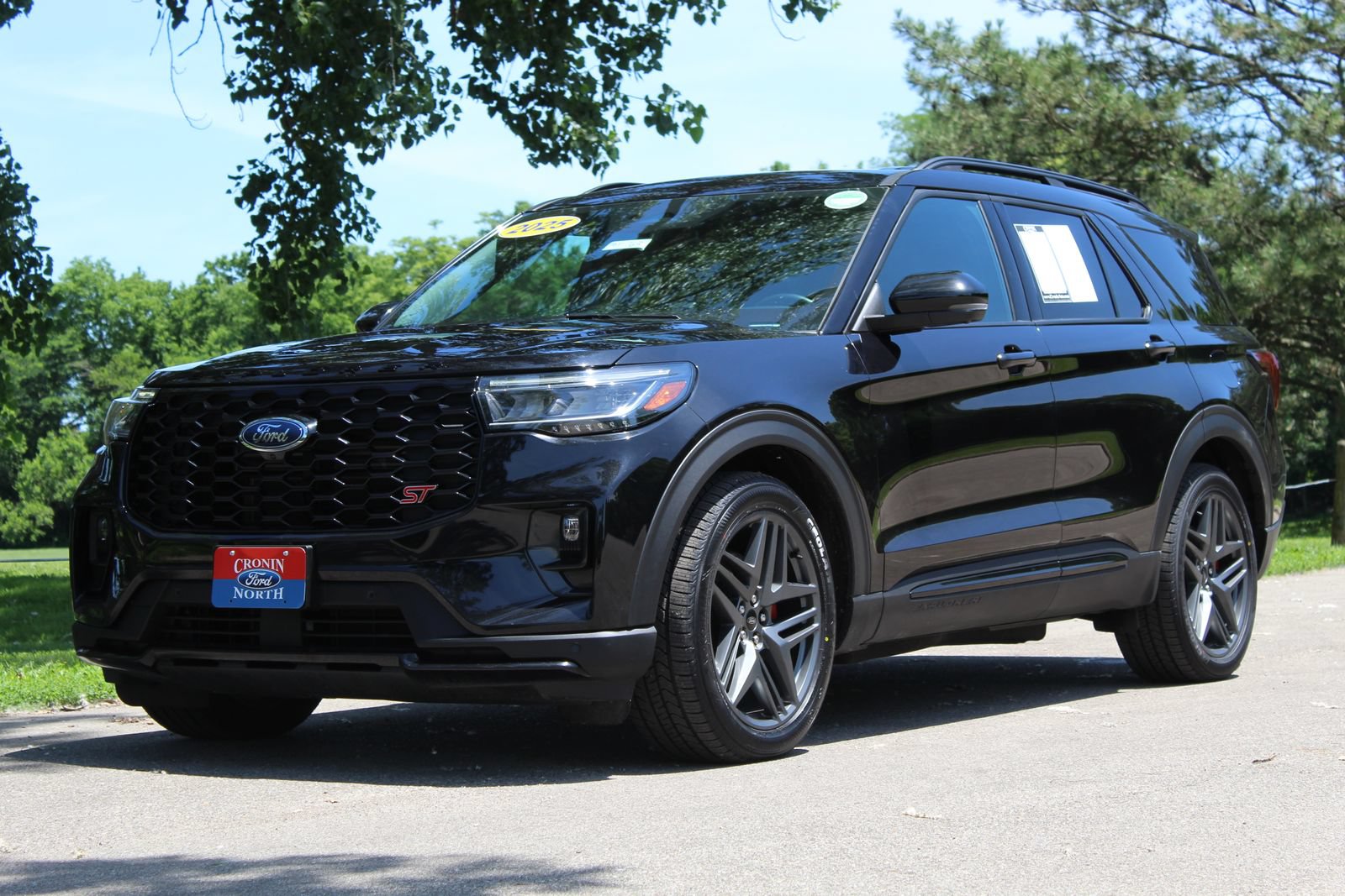 Used 2025 Ford Explorer ST AWD/4WD image 4