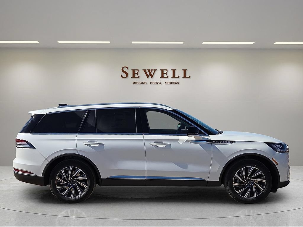 New 2026 Lincoln Aviator 2WD image 5