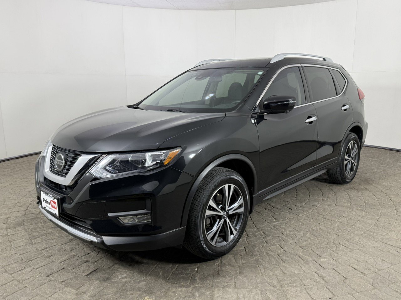 Used 2019 Nissan Rogue SV AWD/4WD image 3