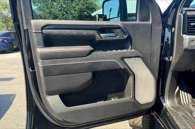 Used 2024 GMC Sierra 2500 AT4X image 18