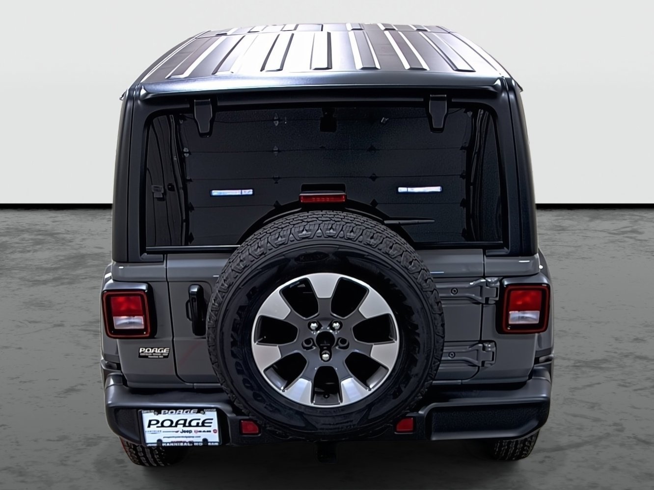 Used 2021 Jeep Wrangler Unlimited Sahara w/ Cold Weather Group image 3