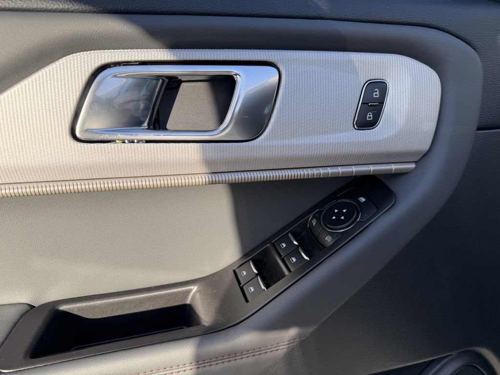 New 2026 Ford Explorer Active w/ Active Comfort Package RWD image 25