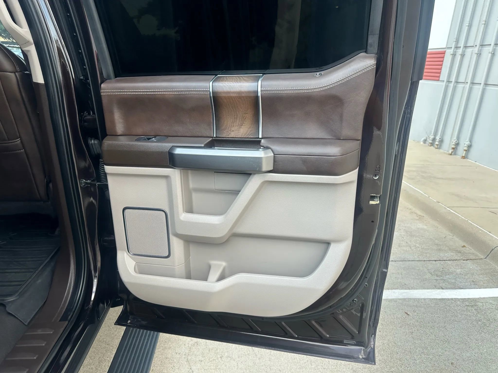 Used 2019 Ford F350 Limited image 28