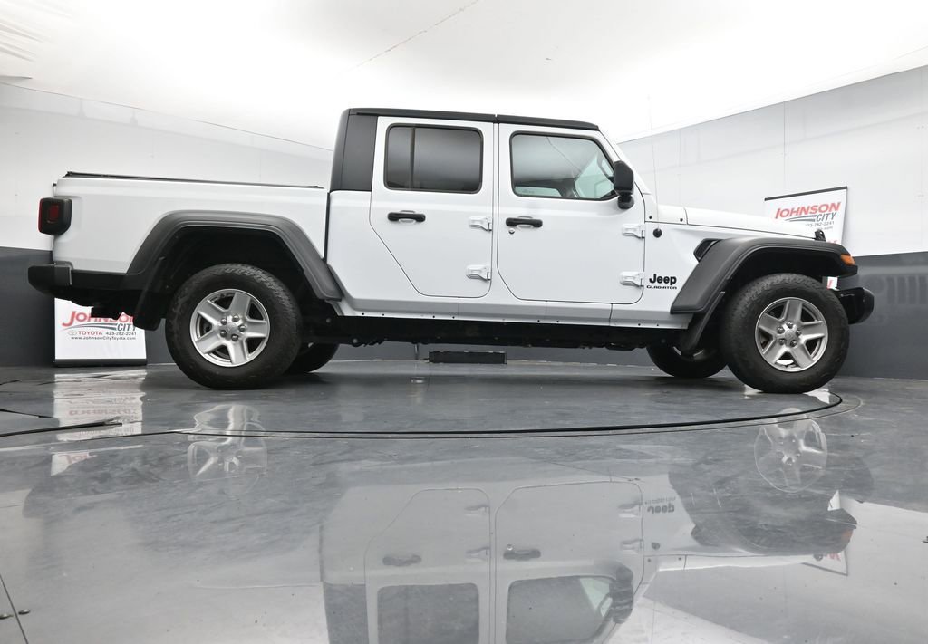 Used 2022 Jeep Gladiator Sport image 38