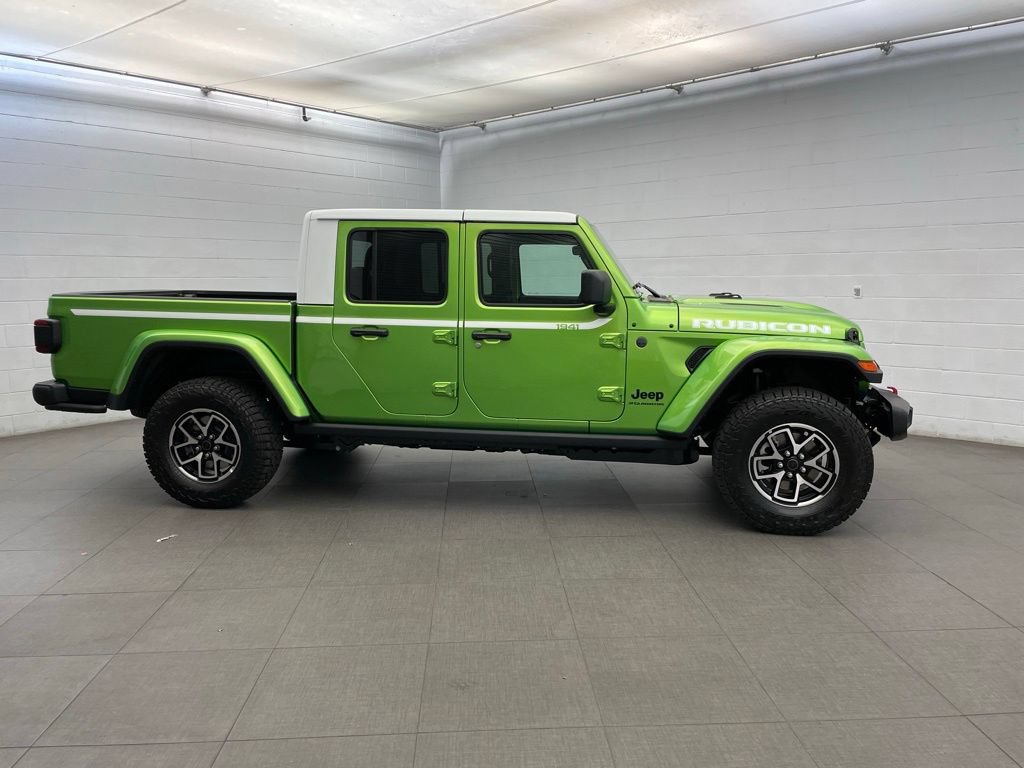 New 2026 Jeep Gladiator Rubicon w/ Whitecap Package AWD/4WD image 2