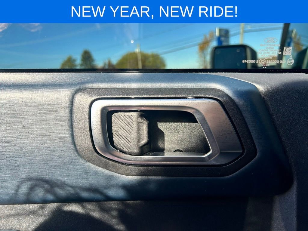 Used 2024 Ford Bronco Outer Banks image 17
