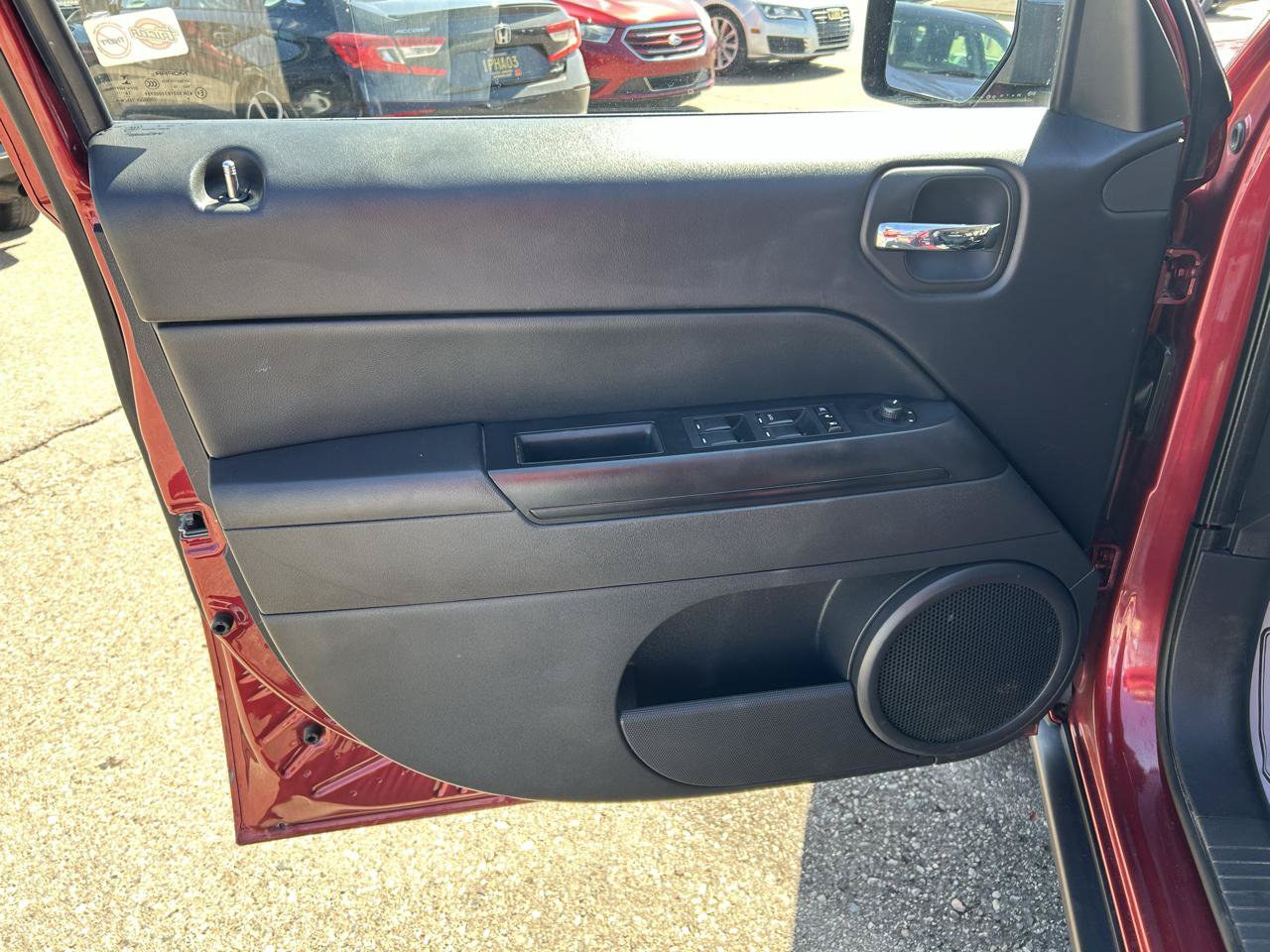 Used 2017 Jeep Patriot 4WD image 16