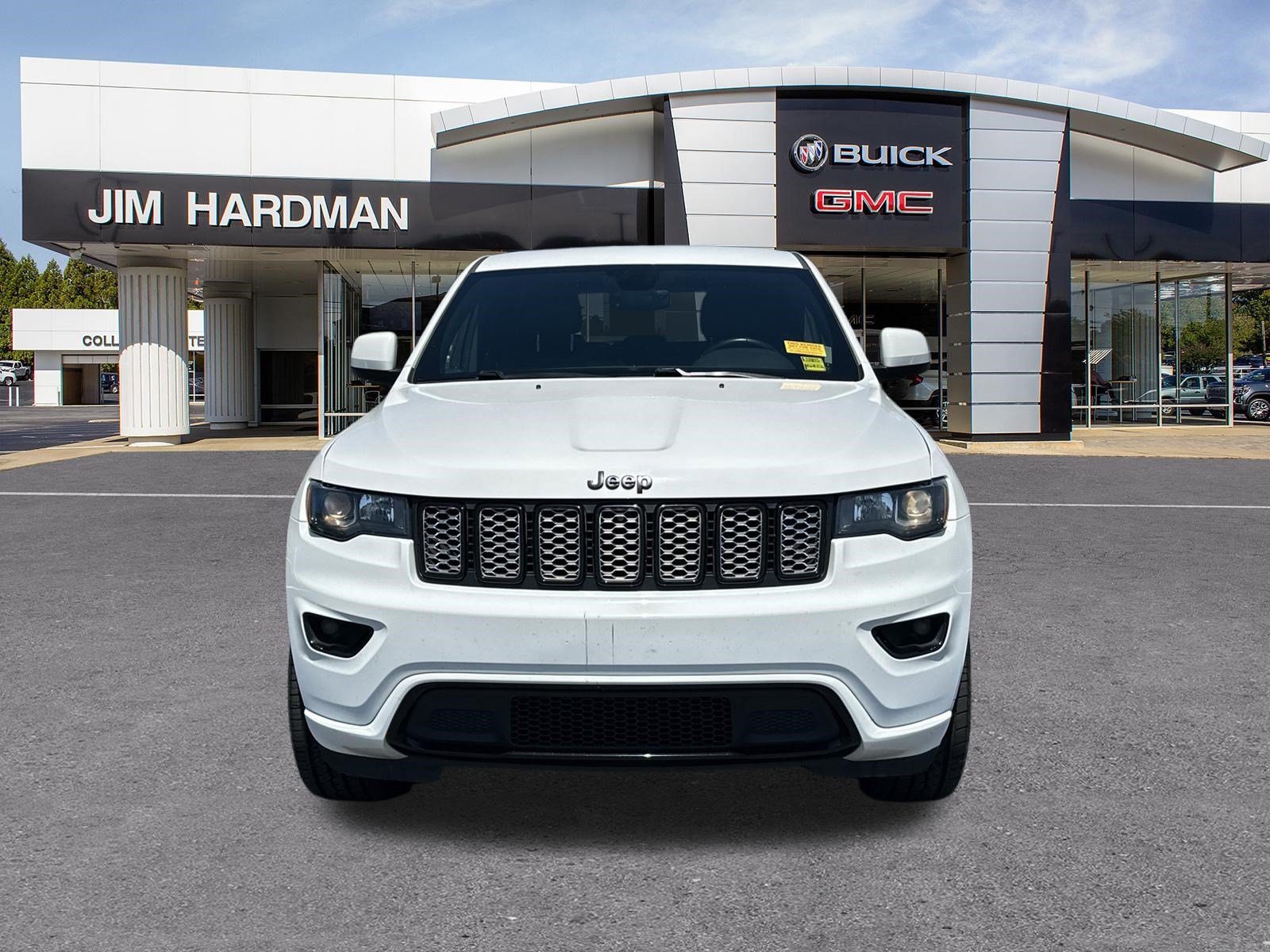 Used 2018 Jeep Grand Cherokee Altitude RWD image 2