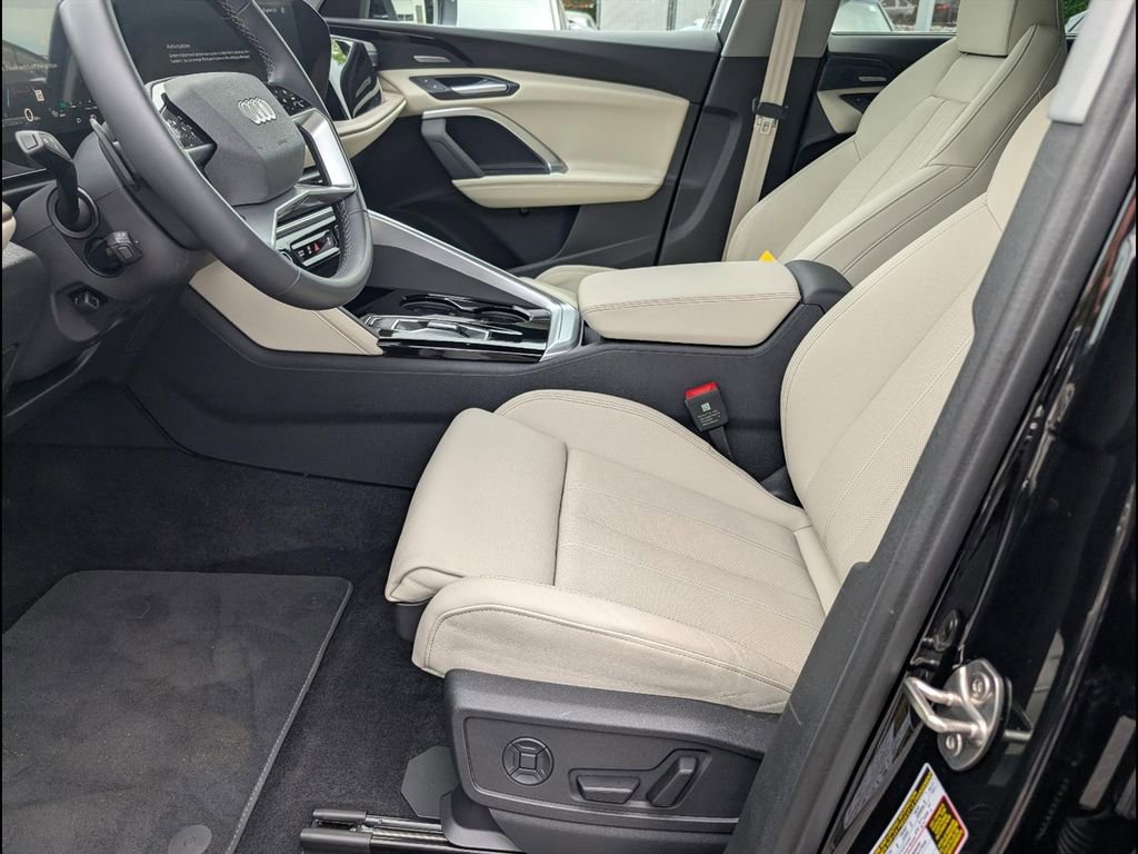 Certified 2025 Audi Q5 Premium Plus w/ Premium Plus AWD/4WD image 10