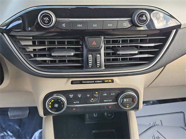 Used 2020 Ford Escape SE image 19