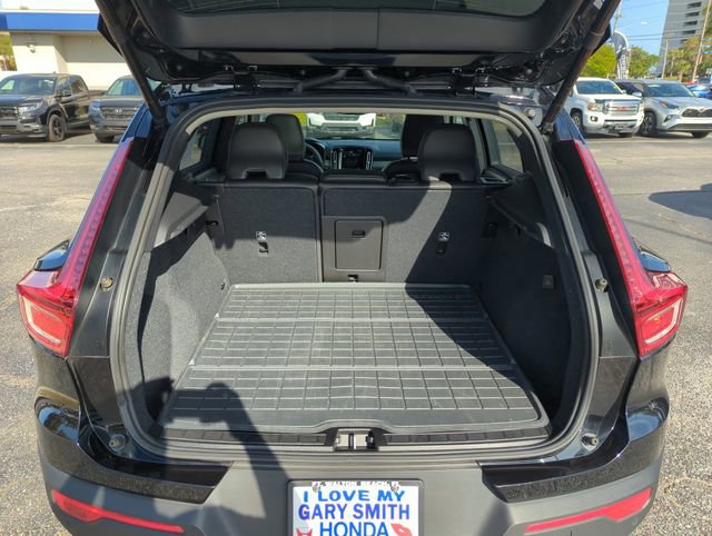 Used 2024 Volvo XC40 B5 Ultimate image 29
