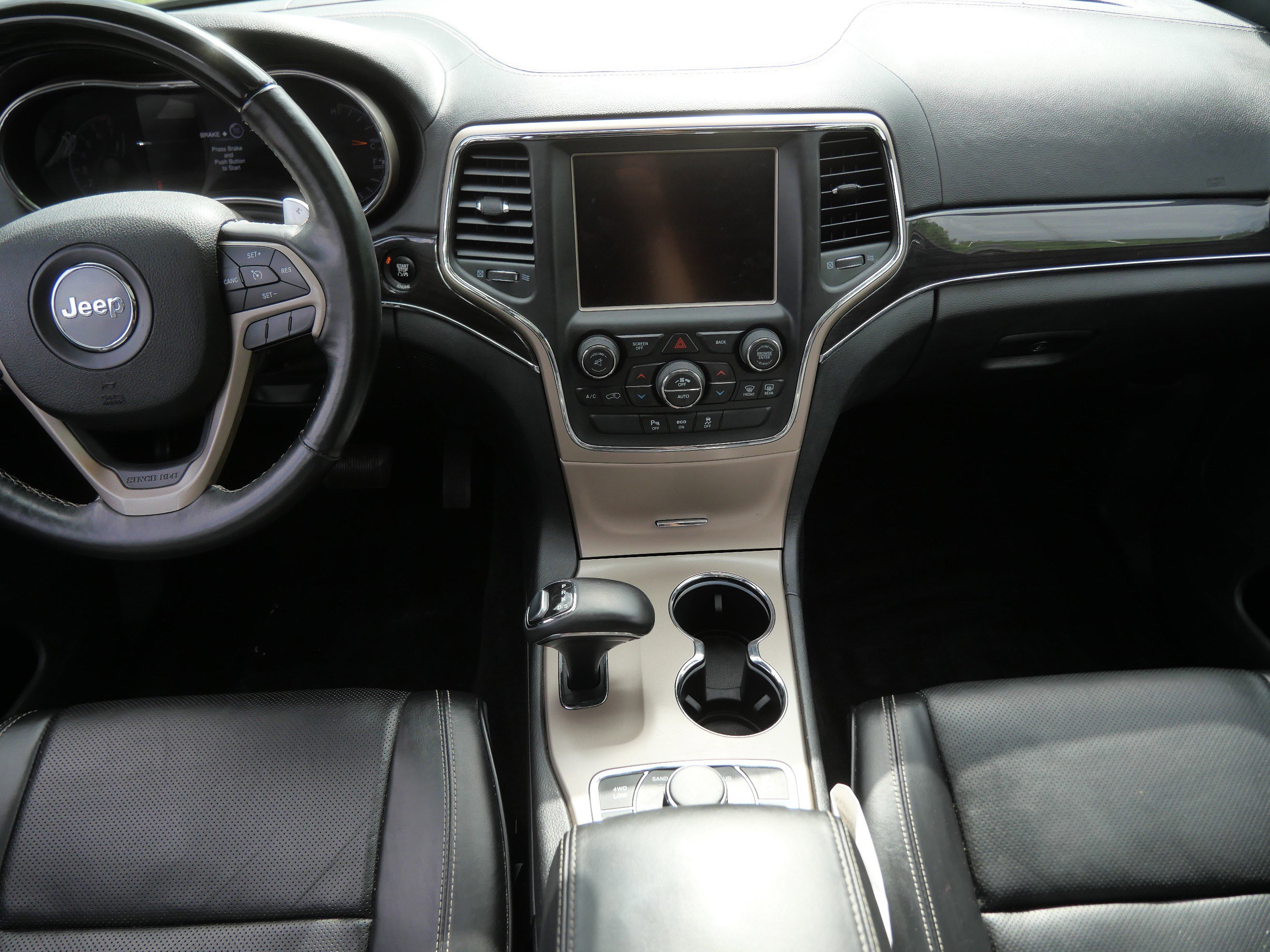 Used 2015 Jeep Grand Cherokee Overland AWD/4WD image 10