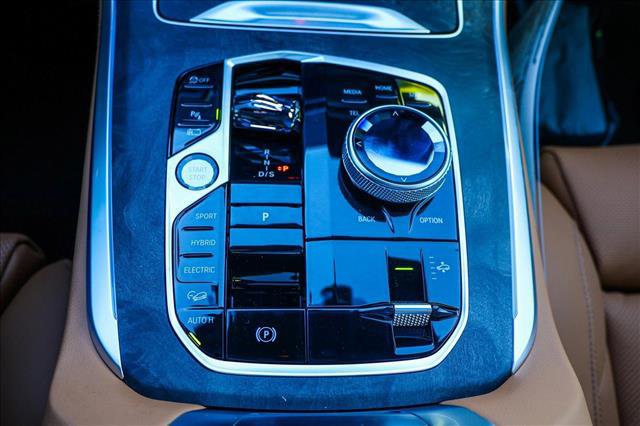 New 2026 BMW X5 xDrive50e image 18