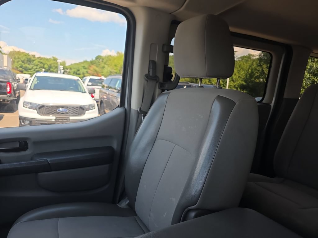 Used 2015 Nissan NV 3500 SV RWD image 40