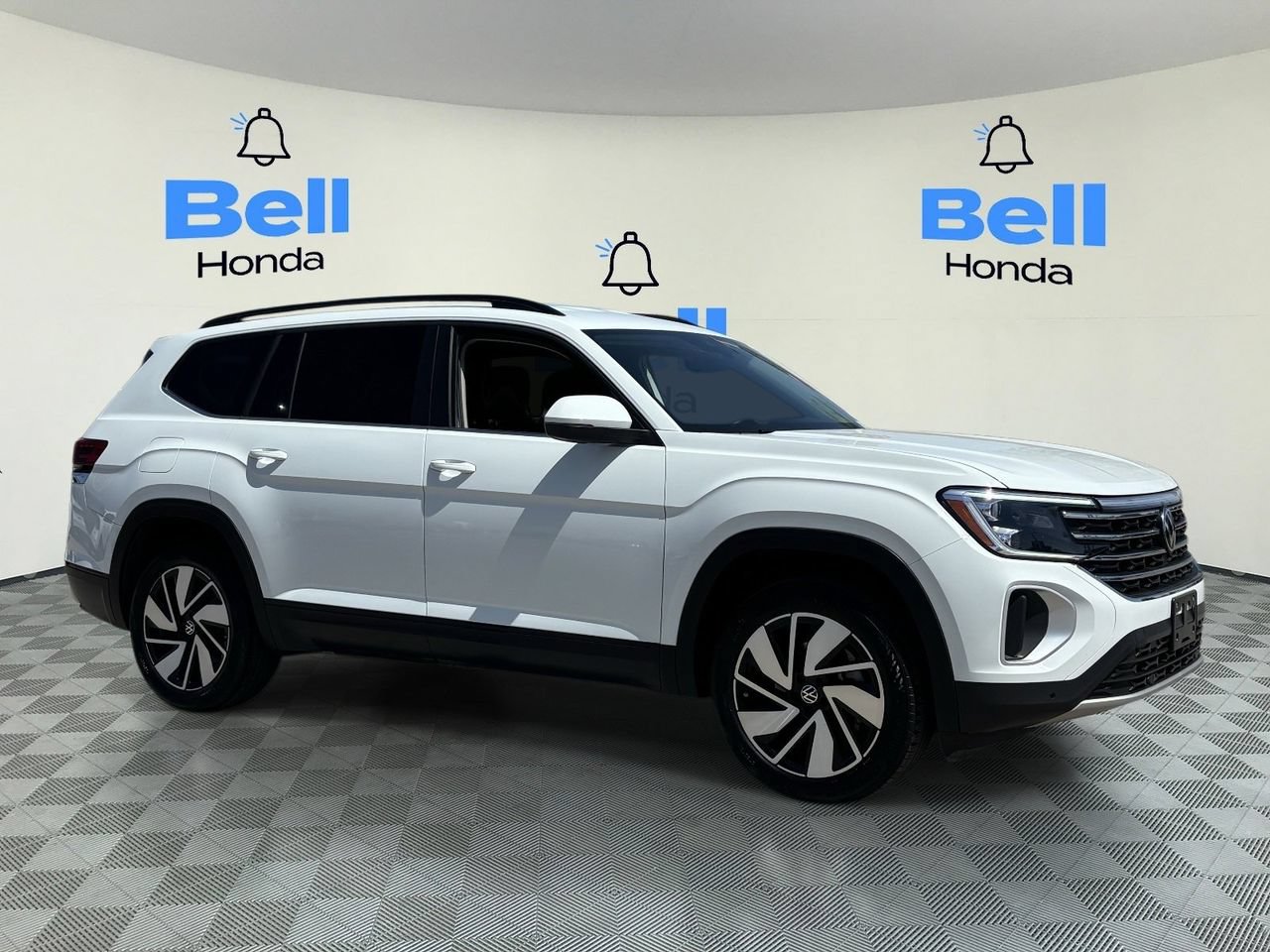 Used 2025 Volkswagen Atlas SE FWD image 6