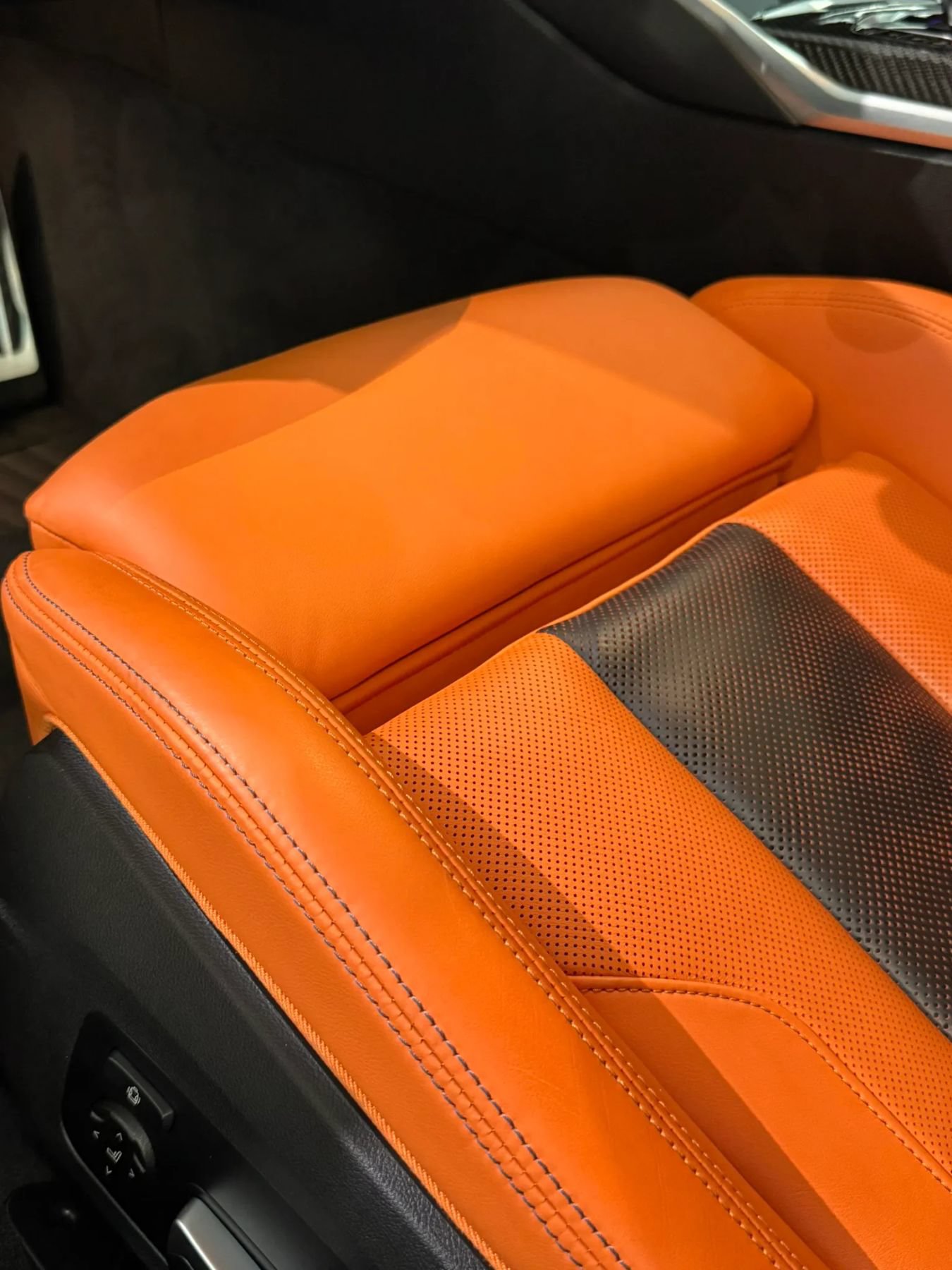 Used 2021 BMW M4 Competition w/ M Carbon Exterior Package RWD image 42
