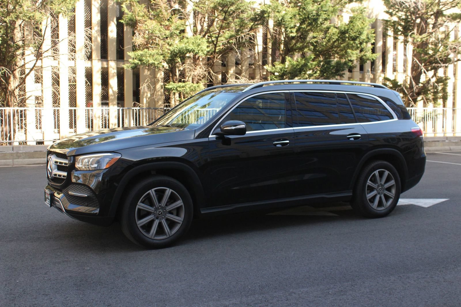 Used 2022 Mercedes-Benz GLS 450 4MATIC image 13