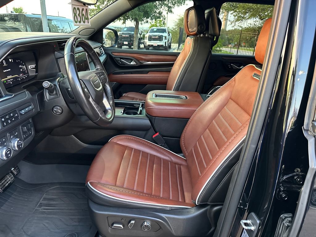 Used 2023 GMC Yukon XL Denali Ultimate AWD/4WD image 19