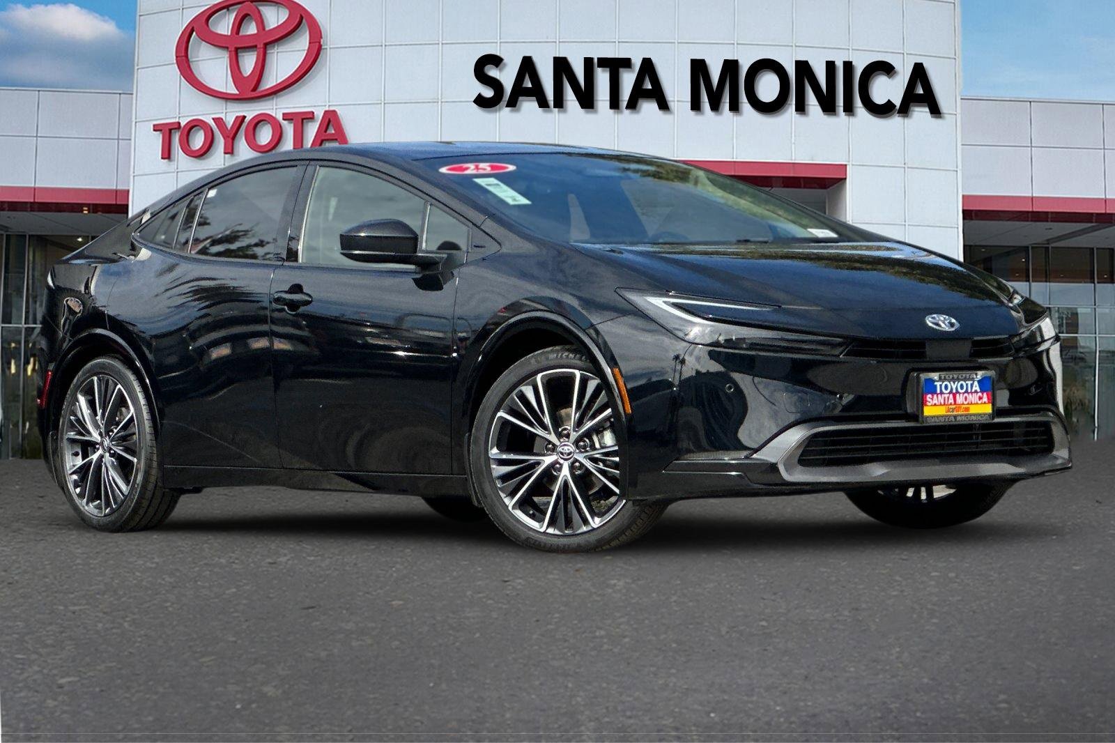 Used 2025 Toyota Prius XLE image 1