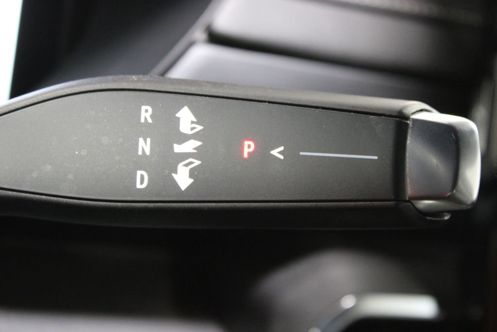 Used 2024 GMC Acadia Elevation image 29