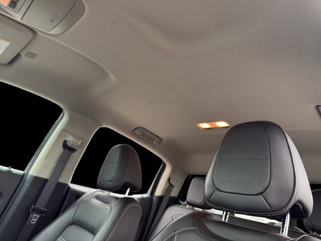 Used 2022 GMC Canyon Denali image 24