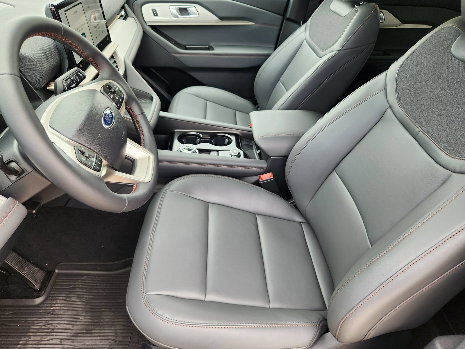 New 2026 Ford Explorer Active w/ Active Comfort Package RWD image 13
