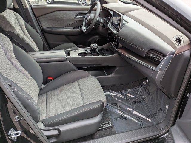 Used 2022 Nissan Rogue SV image 5