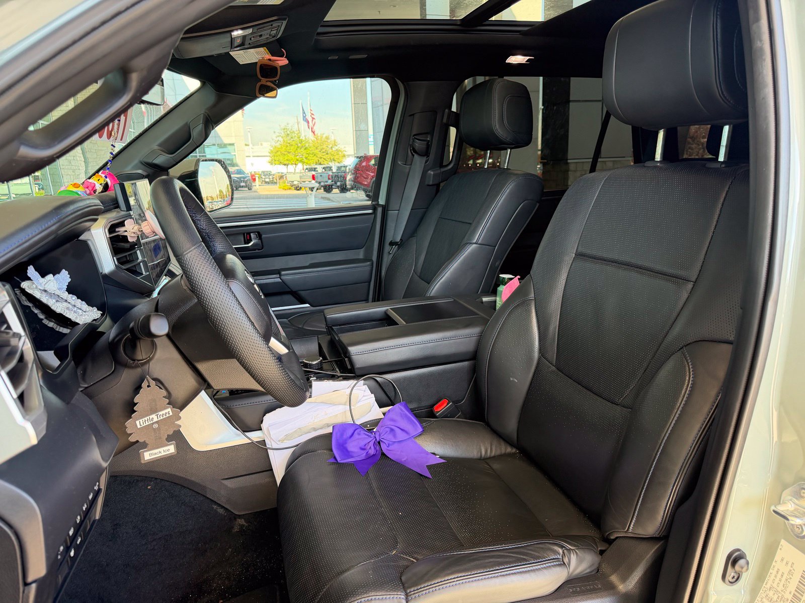 Used 2025 Toyota Sequoia Platinum AWD/4WD image 12
