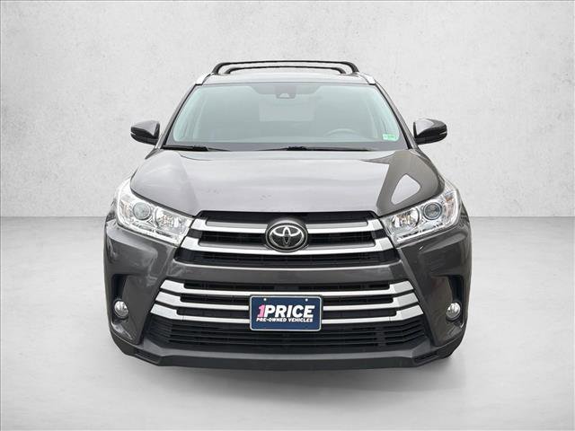 Used 2019 Toyota Highlander XLE image 2