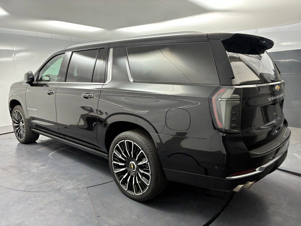 Used 2025 Chevrolet Suburban High Country AWD/4WD image 7