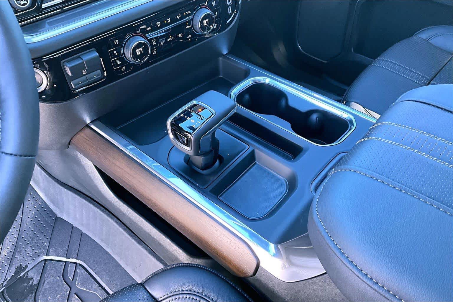 New 2026 Chevrolet Silverado 1500 High Country w/ High Country Premium Package RWD image 8