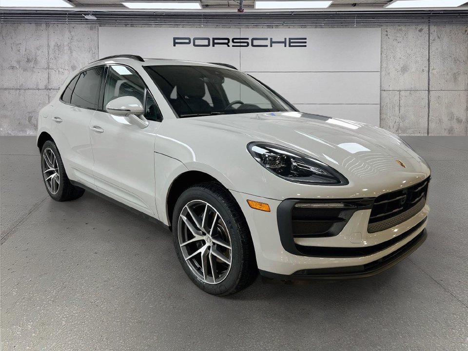 Certified 2024 Porsche Macan AWD/4WD image 7