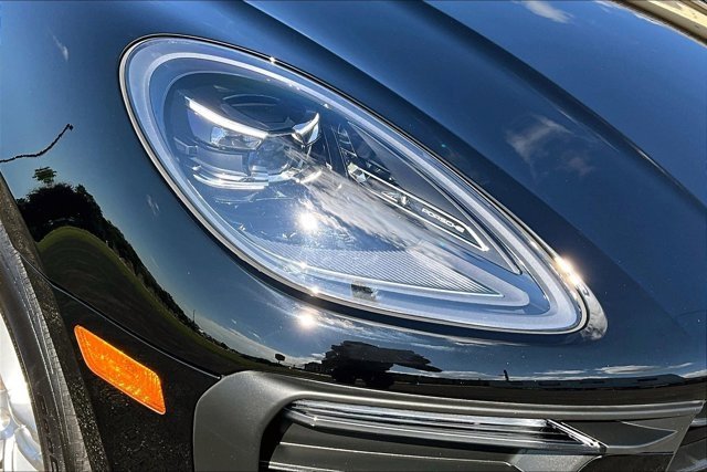 Used 2024 Porsche Macan image 31