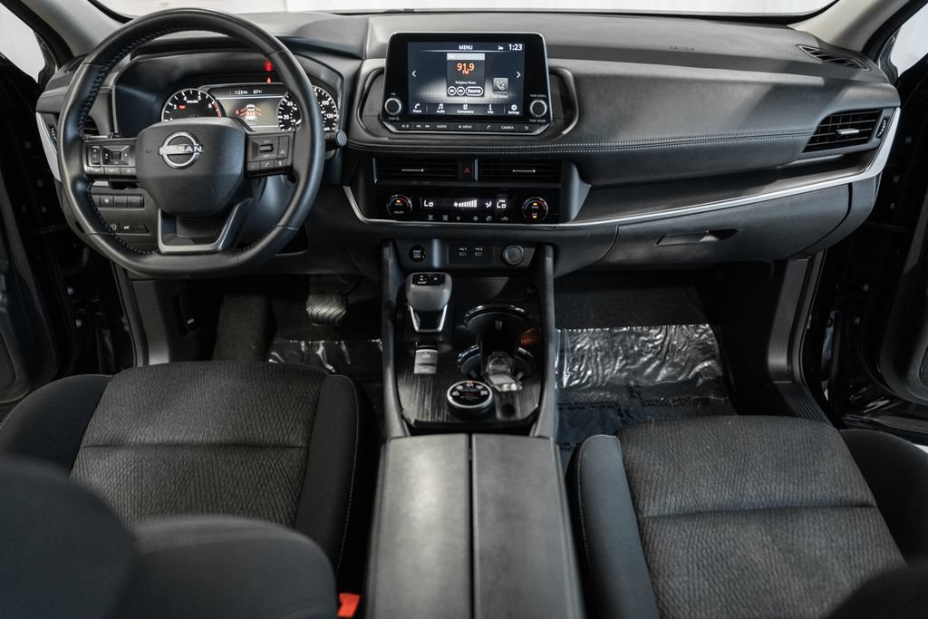 Used 2025 Nissan Rogue SV AWD/4WD image 17