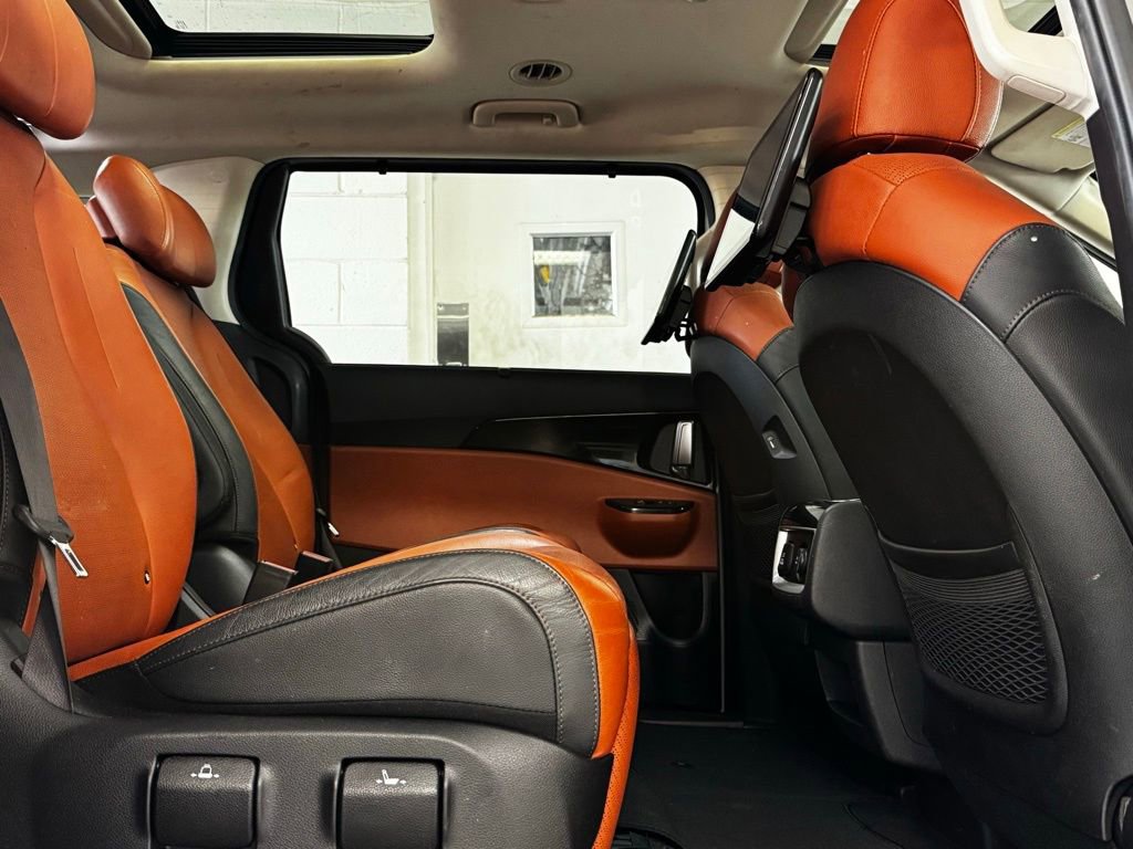 Used 2022 Kia Carnival SX Prestige image 8