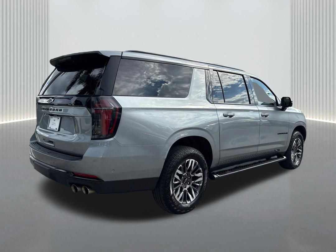 Used 2025 Chevrolet Suburban Z71 AWD/4WD image 5