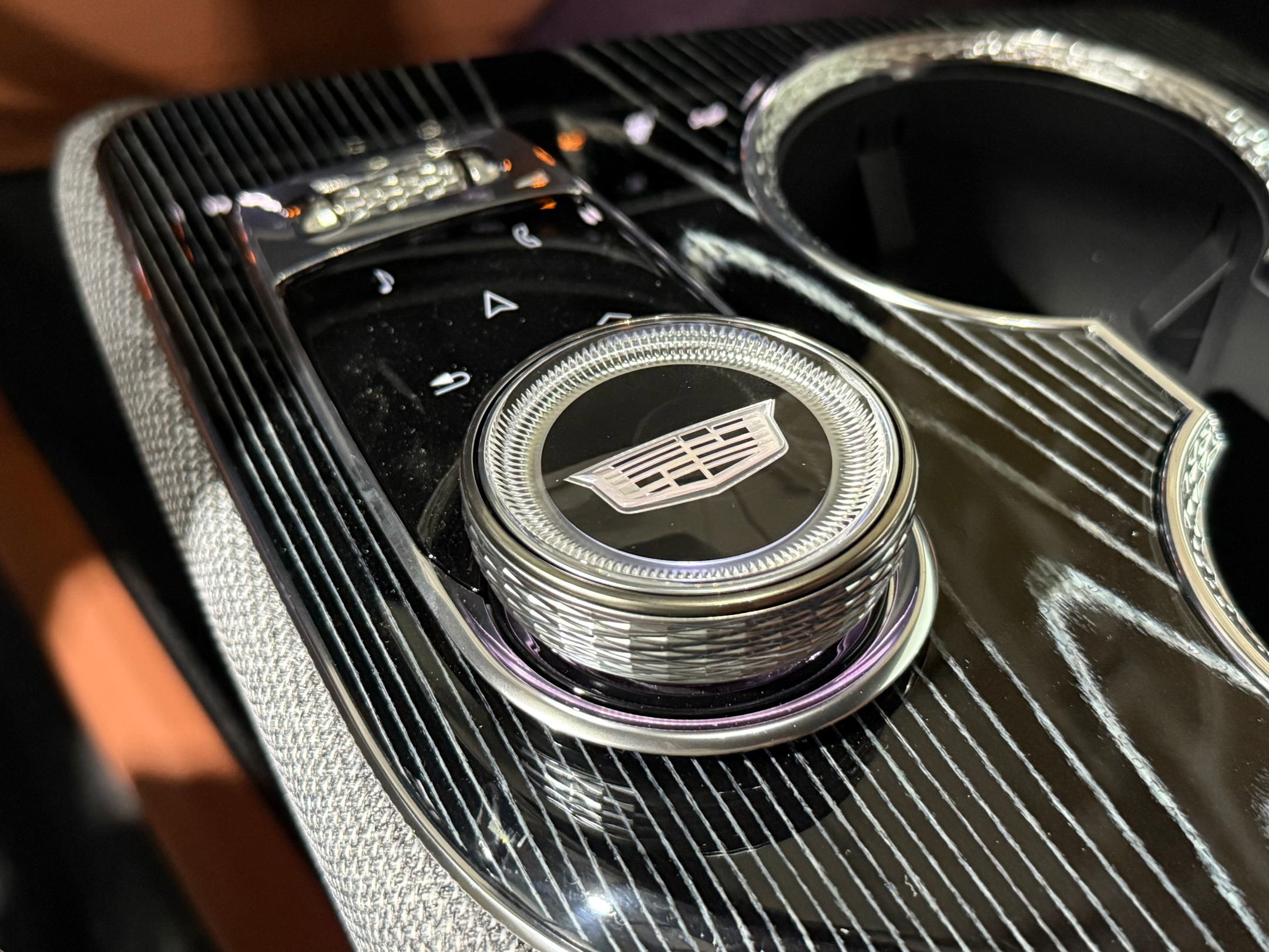 New 2026 Cadillac Optiq Luxury 2 image 33