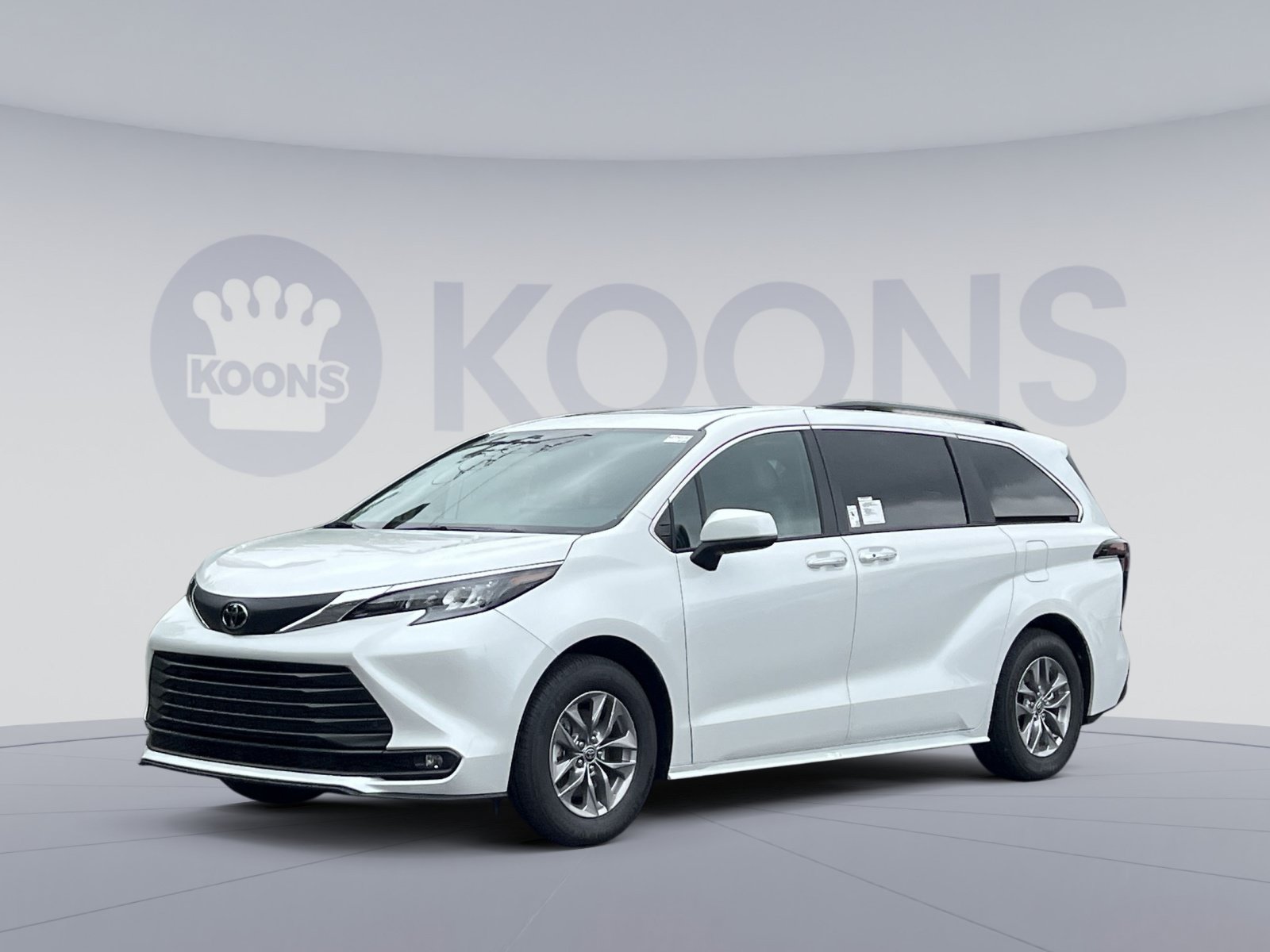 New 2026 Toyota Sienna XLE FWD image 1