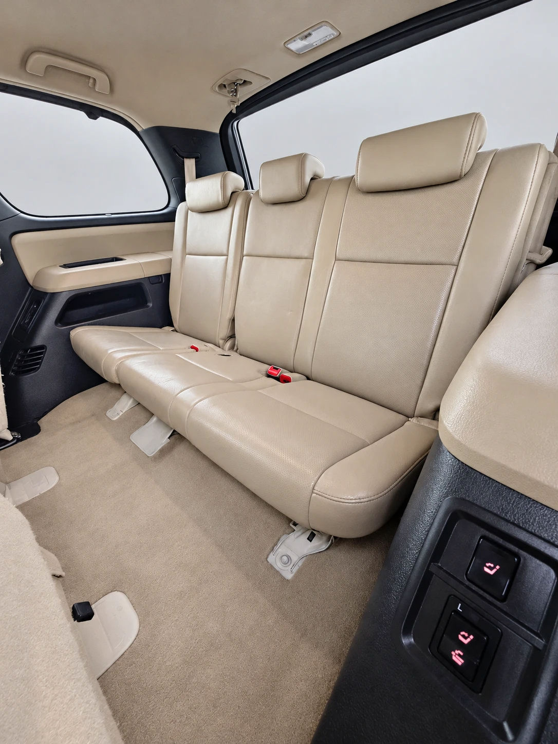 Used 2011 Toyota Sequoia Platinum AWD/4WD image 19