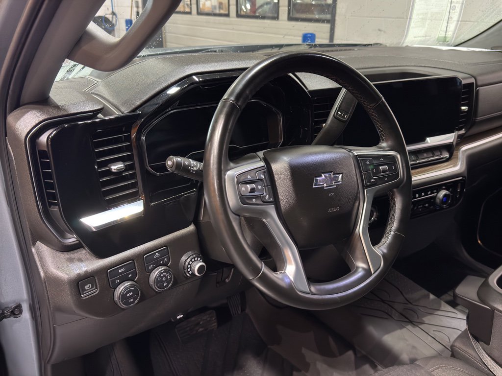 Used 2024 Chevrolet Silverado 1500 RST image 19