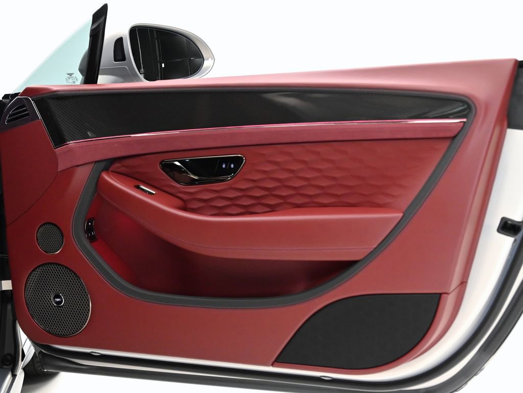 Used 2025 Bentley Continental GT Speed image 17