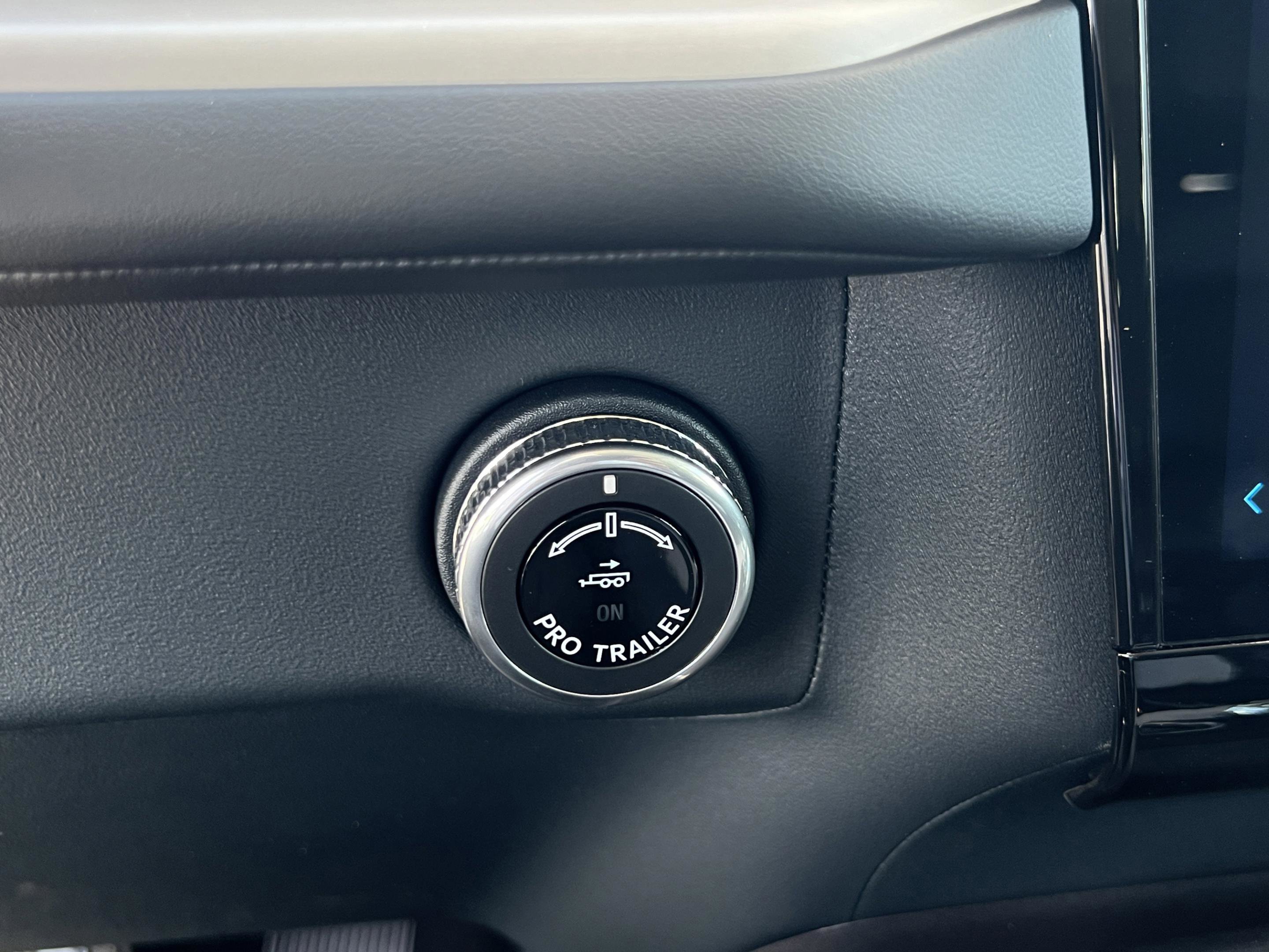 New 2025 Lincoln Navigator Reserve image 16