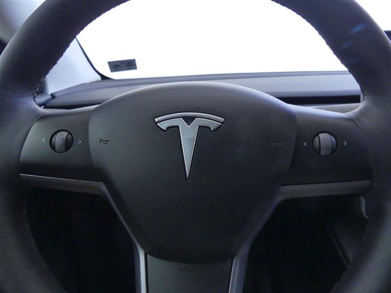 Used 2024 Tesla Model Y Long Range AWD/4WD image 18