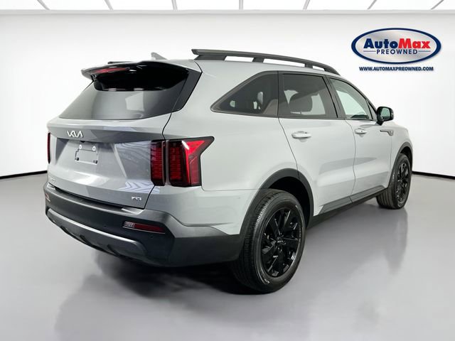 Used 2023 Kia Sorento S AWD/4WD image 2